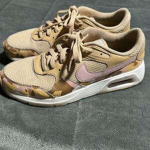 Nike Air Max SC ‘Sesame Pink Camo’ Woman’s Sneakers Size 9.5